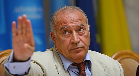Plângerea lui VOICULESCU împotriva completului de judecată, RETRASĂ - danvoiculescu-1406958708.jpg