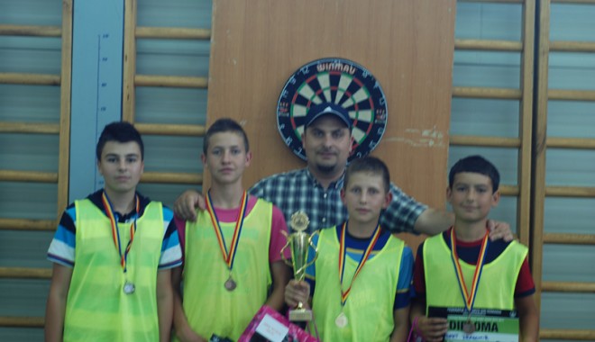 Primul campion național la darts de juniori este un constănțean - darts-1370194391.jpg