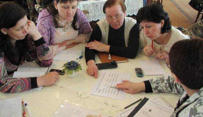 Dascăli constănțeni, prezenți la cea mai mare întâlnire din educație - dascaliiconstanteni-1440004023.jpg