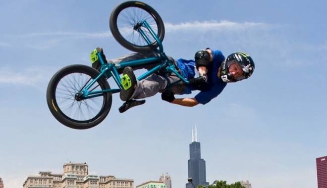 Legendă a sporturilor extreme, găsit mort într-o camionetă - dave-1454684160.jpg