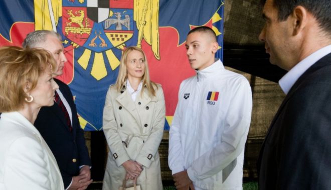 David Popovici și colegii săi, felicitaţi la Palatul Elisabeta
