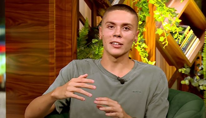 Adio, social media! David Popovici și-a cumpărat un telefon de 100 de lei, „cu butoane”