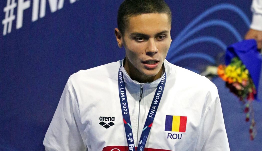 David Popovici, păzit de bodyguarzi la Olimpiadă. Părinţii înotătorului, îngrijorați în contextul amenințărilor teroriste - davidpopovicimedalieaure17077183-1721582429.jpg