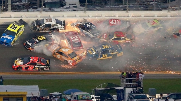 IMAGINEA ZILEI / 21 de mașini, implicate într-un accident - daytona46630000-1550491243.jpg