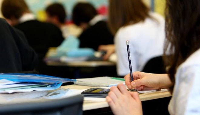 Caz incredibil! Un elev de liceu va primi bursă de merit cu media 4.59