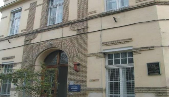 Un suspect de coronavirus a fugit pe fereastră! Nu a scăpat fără dosar penal - dd-1585827607.jpg