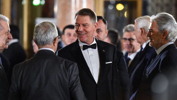 IOHANNIS LA ATENEU: Să lăsăm adevărul să iasă la lumină - ddd-1577014741.jpg