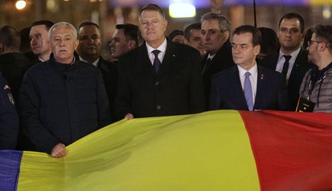 Președintele și premierul, prezenți la marșul de comemorare a Revoluției - ddd-1577040133.jpg