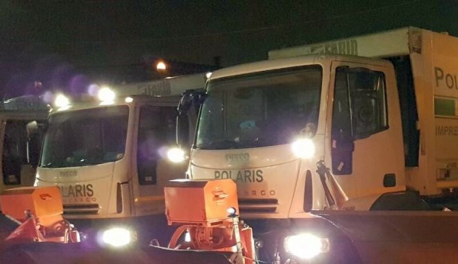 Atenție cum circulați! Carosabil umed pe A2 și A4. Drumarii au scos sărărițele - ddd-1578222169.jpg