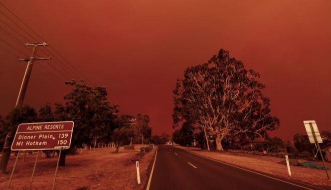 IMAGINEA APOCALIPSEI în Australia: Cer roșu ca sângele - ddd-1578223185.jpg