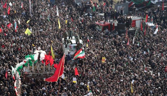 Morți la înmormântare! HAOS la funeraliile generalului Soleimani - ddd-1578392296.jpg