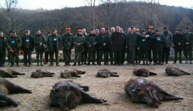 Pesta porcină a învins! Evenimentul tradițional a fost anulat - ddd-1578568841.jpg