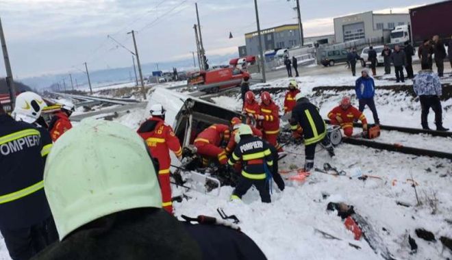 Neatenția face victime: LOVIȚI DE TREN! - ddd-1578646226.jpg