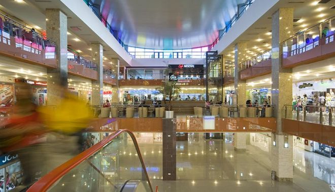 Alertă la mall: 3.000 de persoane evacuate! Vezi de ce! - ddd-1578855968.jpg