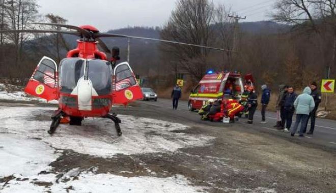 Viteza i-a dus în copac! Accident soldat cu trei răniți - ddd-1579854353.jpg