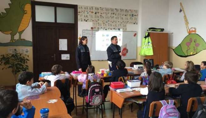 Activități preventive desfășurate de polițiști - ddd-1579860751.jpg