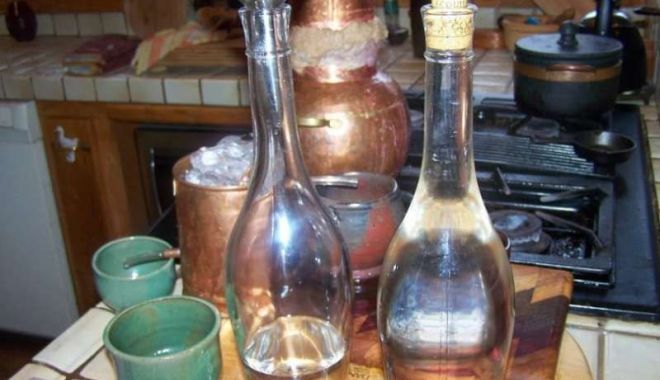 Alcool artizanal cu băuturi energizante, combinație letală! - ddd-1579870719.jpg