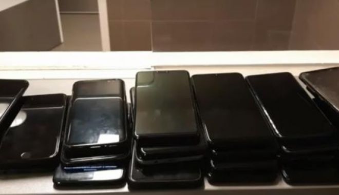 Fura telefoane mobile la concertele Sum 41! Norocul nu i-a mai surâs în Amsterdam… - ddd-1580211686.jpg