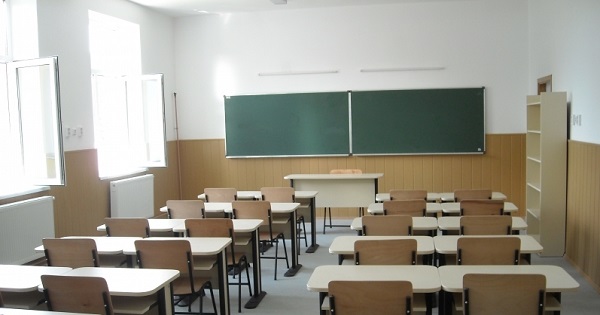 Delincvență juvenilă: Au dat spargere la școală! - ddd-1580295921.jpg