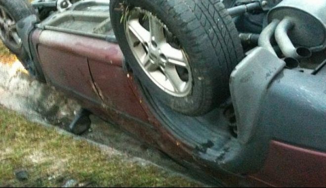 Neatenția la volan a generat un accident, din fericire, fără urmări grave - ddd-1580584477.jpg