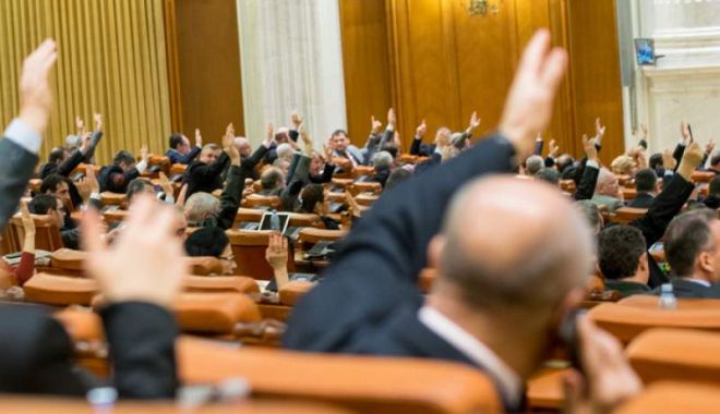 USR votează la vedere împotriva moțiunii de cenzură - ddd-1580891405.jpg