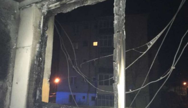 La ce poate duce o țigară uitată aprinsă... Zeci de evacuați, 13 persoane internate în spital - ddd-1581752493.jpg