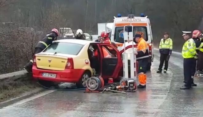 Alcoolul la volan și viteza nu fac casă bună! A fost nevoie de descarcerare - ddd-1582194058.jpg