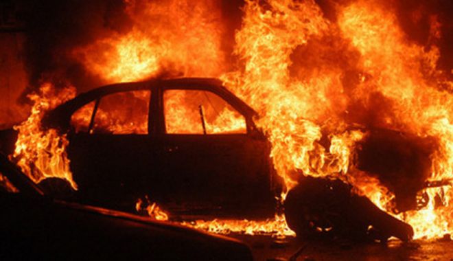 Incendiu în parcare. Tânăr gelos pe iubită, suspect principal - ddd-1582271981.jpg
