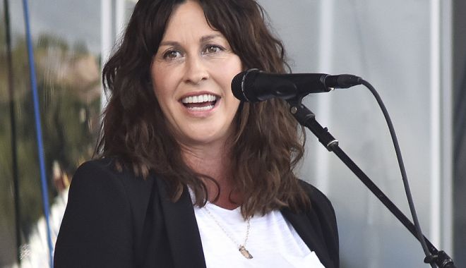 Alanis Morissette pleacă în turneu. Urmează lansarea unui nou album - ddd-1582291114.jpg