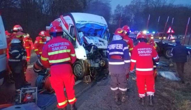 Accident mortal pe DN1! Microbuz distrus de autotren! - ddd-1583569456.jpg