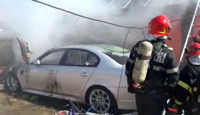BMW-ul unui tulcean, în flăcări! A fost nevoie de intervenția pompierilor - ddd-1583591228.jpg