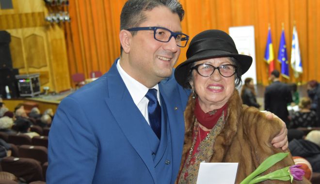Festivitate de premiere a seniorilor constănțeni, la Casa de Cultură - dddd-1582531875.jpg