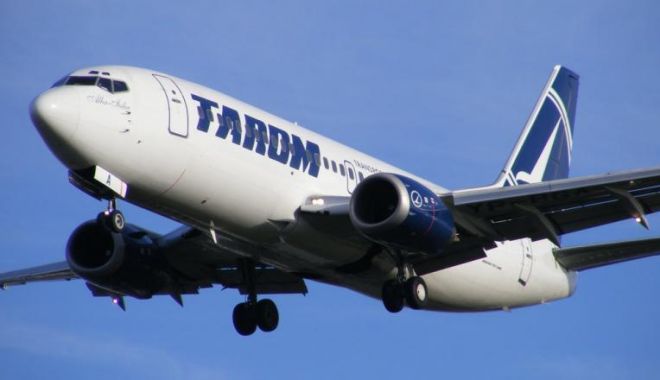 Avion Tarom lovit de trăsnet, întors din drum - dddd-1583738145.jpg