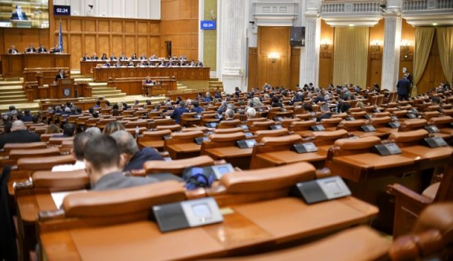 Evenimentele din Parlament cu peste 1.000 de persoane, interzise până în 31 martie - dddd-1583761975.jpg