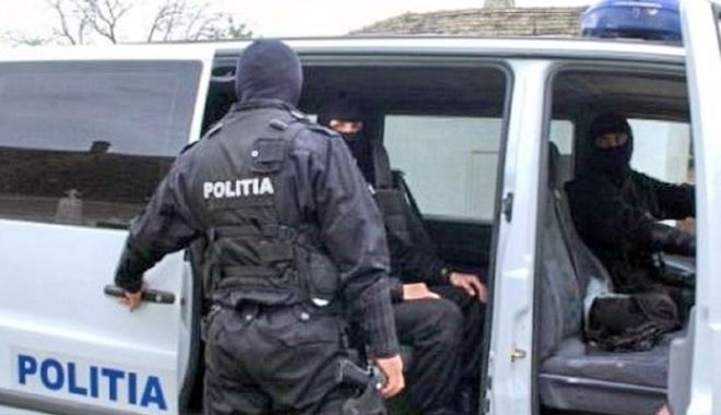 RAZIE DE AMPLOARE! Indivizi certați cu ordinea publică, în vizorul oamenilor legii - dddd-1583827367.jpg