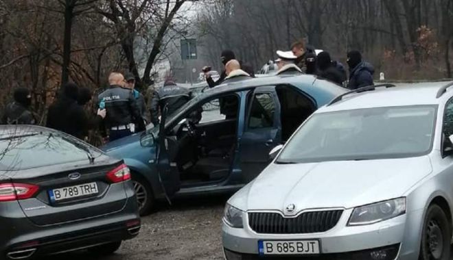 Polițiști prinși în flagrant! Erau suspectați încă de anul trecut - dddd-1583847273.jpg