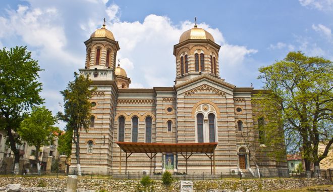 Slujbă oficiată în afara catedralei, la Constanța - dddd-1584007037.jpg