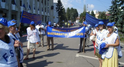 Sindicaliștii din învățământ organizează marș de protest - ddff211bab997e0dc169cf80a93f29e0.jpg