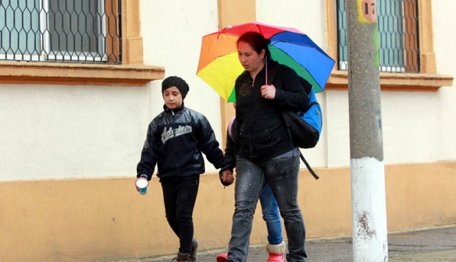 Avertizare meteo pentru Constanța. Vin frigul și ploile - deastaziseschimbavremea-1397058118.jpg