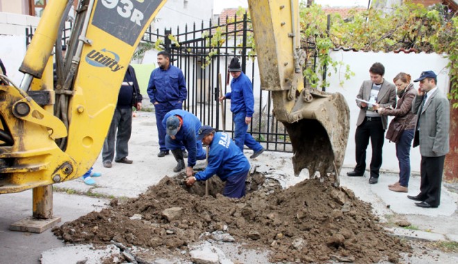 Debranșări cu scandal în Piața Chiliei - debransariraja3-1383240256.jpg