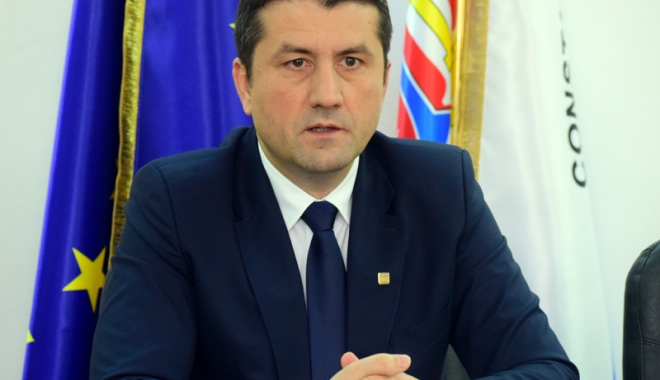 Ce trebuie să faci dacă vrei să ajungi în audiență la primarul Decebal Făgădău - decebalfagadauaudiente3-1489507183.jpg