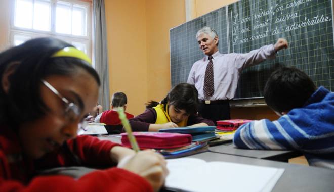 De ce refuză primarii constănțeni decontarea navetei profesorilor - decerefuzaprimarii-1431363909.jpg