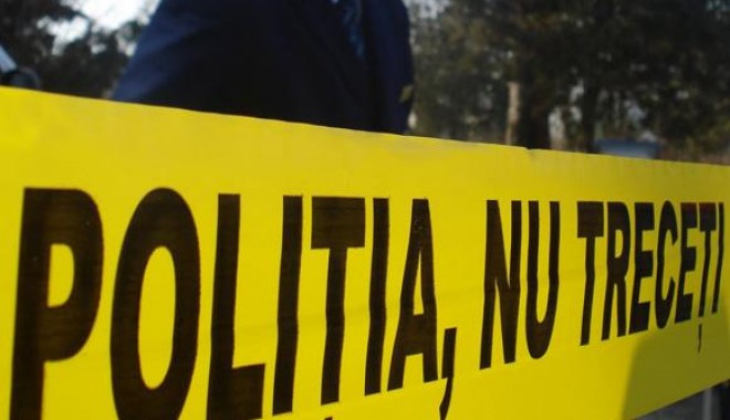 O femeie și fiul ei, găsiți morți în beciul casei din cauza unui must fermentat - deces-1379168621.jpg