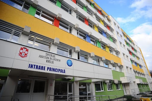 Un bărbat cu COVID a fugit din spital și a murit într-un șanț - deces-1635327006.jpg