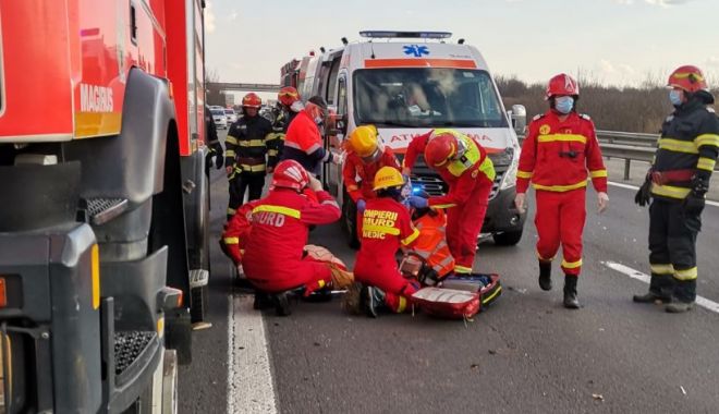 Un muncitor a murit după ce un panou publicitar ar fi căzut peste el - deces-1646667835.jpg