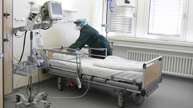 Încă șase persoane au murit în urma infectării cu coronavirus. Bilanțul total ajunge la 723 de morți - deces2-1588316086.jpg