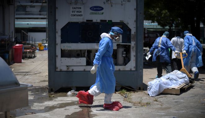 Orașul în care cadavrele persoanelor infectate cu coronavirus au fost abandonate pe străzi și pe holurile spitalelor - deces3-1588935122.jpg