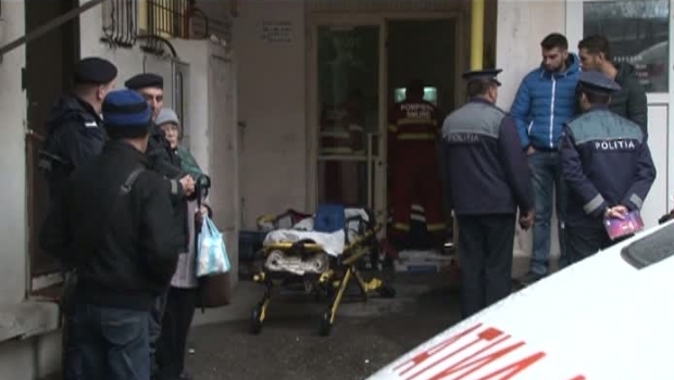 O femeie a murit după ce a căzut pe scările blocului în care locuia - deces34129300-1511858079.jpg