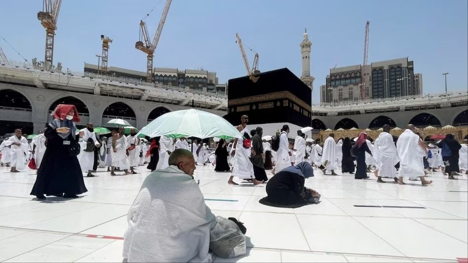 Numărul pelerinilor de la Mecca răpuși de caniculă a depășit 1000 de victime - decese-pelerini-mecca-1718891839.jpg