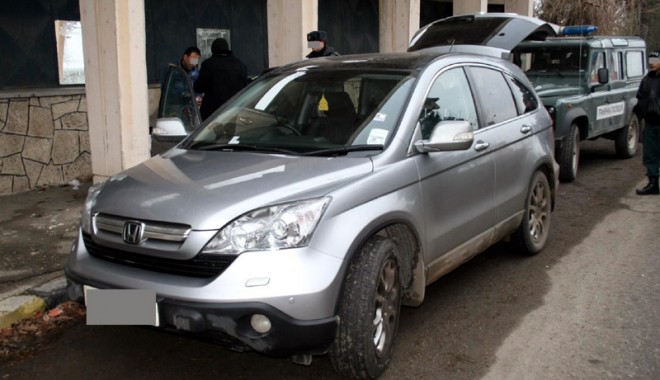 De ce șoferii cu acte false nu-i  pot fenta pe polițiștii de frontieră - decesoferiicuactefalsenuipotfent-1393266111.jpg